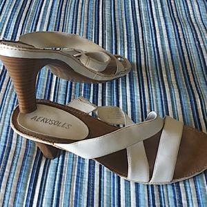 White leather strappy sandal 8.5